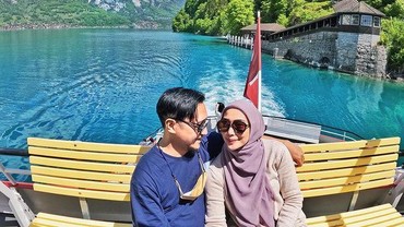 img-title Reaksi Orang Tua Fenita Arie Saat Arie Untung Dikabarkan Poligami