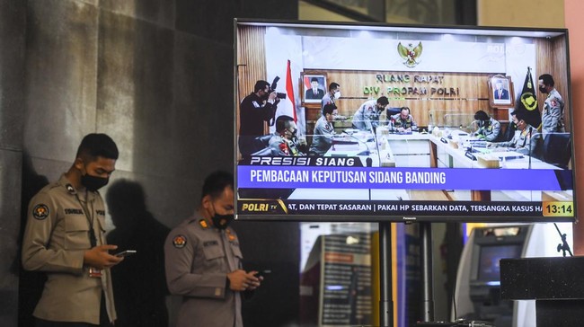 Tim KKEP mewajibkan Iptu Januar Arifin untuk mengikuti pembinaan mental kepribadian, kejiwaan, keagamaan dan pengetahuan profesi selama satu bulan.