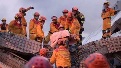 FOTO: Momen Gempa Dahsyat M 7,2 Guncang Taiwan