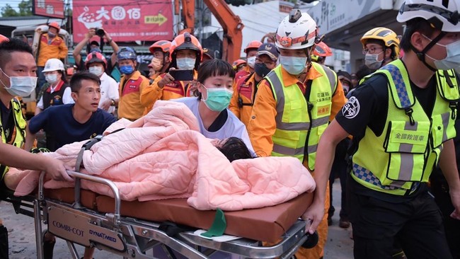 FOTO: Momen Gempa Dahsyat M 7,2 Guncang Taiwan