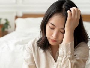 5 Penyebab Seseorang Mengalami Sedih Tanpa Alasan dan Cara Mengatasinya