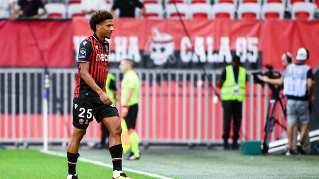 Bek Nice, Jean-Clair Todibo mendapat kartu merah ketika pertandingan berjalan sembilan detik di Ligue 1. Berikut kronologi momen tersebut.