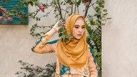 <p>Baru-baru ini, Kartika Putri mengunggah fotonya dengan <em>baby bump</em>-nya yang semakin membesar di Instagram. Wanita 31 tahun ini melakukan <em>maternity photoshot</em> menjelang persalinan. (Foto: Instagram @kartikaputriworld/ @riomotret)</p>