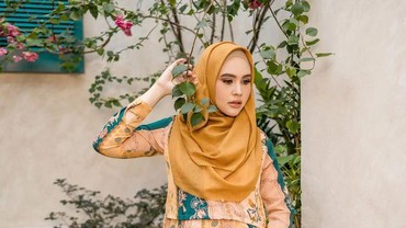 img-title Melahirkan di Rumah, Kartika Putri Dikaruniai Anak Kedua