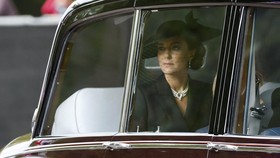 Anggunnya Kate Middleton Pakai Kalung Mutiara dari Ratu Elizabeth II