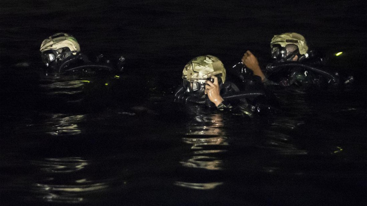 FOTO: Infiltrasi Senyap Pasukan Kopaska dan Yontaifib di Pulau Damar