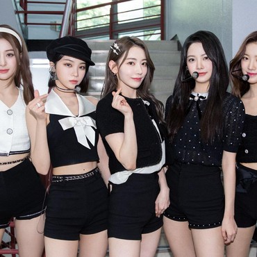 'ANTIFRAGILE' LE SSERAFIM Jadi MV Tercepat Capai 100 Juta Views