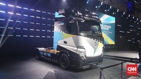 Truk Listrik Baru Mercedes-Benz Sekali Cas buat 500 Km