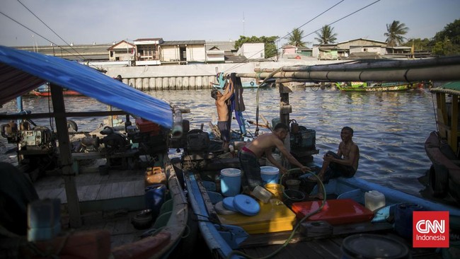 FOTO: Nestapa Nelayan Jakarta Imbas Tak Bisa Melaut