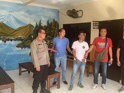 ODGJ Pelaku Pembunuhan Ibu Tiri Ditangkap di Pantai Singaraja