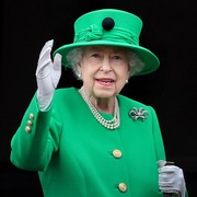 4 Elemen yang Membuat Gaya Ratu Elizabeth II Terlihat Ikonis Semasa Hidupnya!