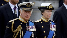 Alasan Putri Anne Pakai Seragam Militer di Pemakaman Ratu Elizabeth II