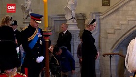 VIDEO: 8 Cucu Mendiang Ratu Elizabeth Berjaga Dekat Peti Jenazah