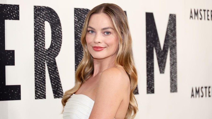NEW YORK, NEW YORK - SEPTEMBER 18: Margot Robbie attends the 'Amsterdam' World Premiere at Alice Tully Hall on September 18, 2022 in New York City. (Photo by Dia Dipasupil/Getty Images)