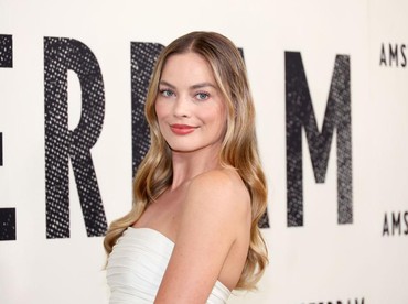 Margot Robbie Batal Bintangi Spin-off 'Pirates of the Caribbean'