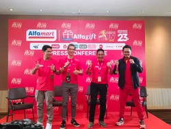 Uniknya Lomba Lari Sambil Budi Daya Lingkungan