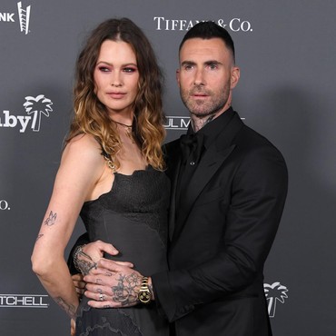 Bantah Isu Selingkuh, Adam Levine: Kadang Aku Melewati Batas