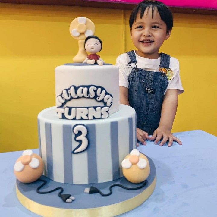 <p>Anak Tasya Kamila dan Randi Bachtiar, Arrasya tak terasa kini sudah berusia 3 tahun, Bunda. Hari kelahirannya itu dirayakan bersama sang Bunda dan anak yatim dhuafa di <em>playground.</em> (Foto: Instagram/tasyakamila)</p>