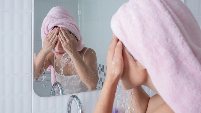Hati-Hati Bikin Gagal Glowing, 4 Kesalahan Memakai Skincare yang Wajib Kamu Hindari
