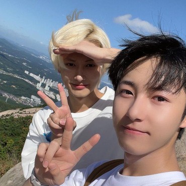 Bestie Forever, Renjun NCT & Jun SEVENTEEN Pamer Keseruan Naik Gunung