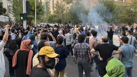 Polisi Iran Usut Aparat Lecehkan Demonstran di Aksi Bela Mahsa Amini