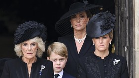 FOTO: Kilau Perhiasan Keluarga di Pemakaman Ratu Elizabeth II