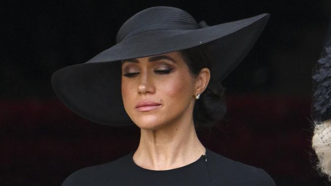 Meghan Markle dikabarkan patah hati usai dihina oleh penulis biografi Kerajaan Inggris, Tina Brown.