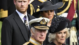 Apa Bedanya Gelar Queen dan Queen Consort yang Disandang Camilla?