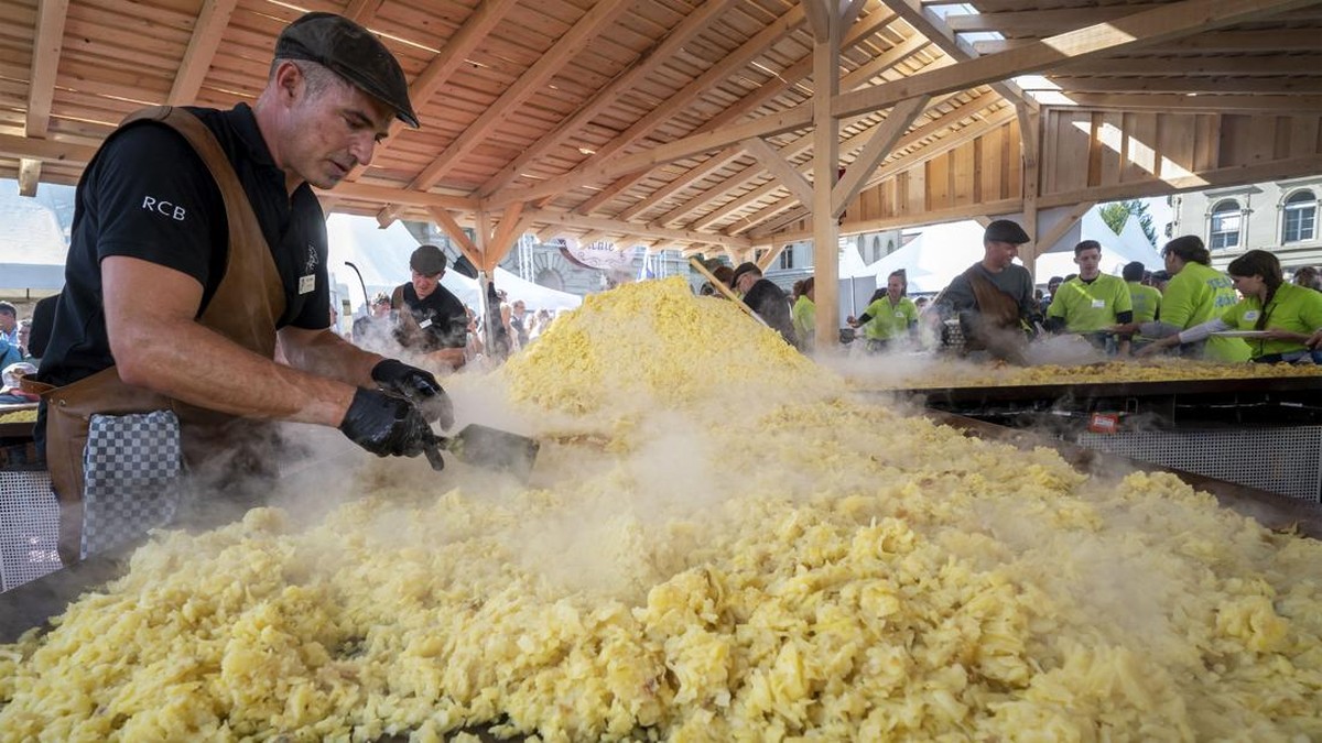 FOTO: Rekor, Kentang Goreng Terbesar Dunia Ada di Swiss