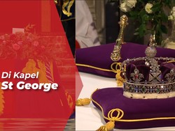 Momen Mahkota Diangkat & Peti Ratu Elizabeth II Diturunkan ke Royal Vault
