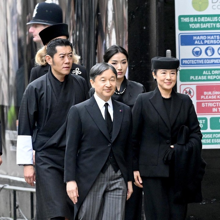<p>Raja Bhutan dan istrinya, Jetsun Pema, tiba di London untuk melayat Ratu Elizabeth II yang berada di Westminster Hall, London, Inggris. (Foto: Samir Hussein/WireImage/Samir Hussein)</p>