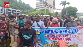 VIDEO: Massa Pendukung Lukas Enembe Tuntut KPK Cabut Status Tersangka