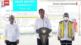 VIDEO: Jokowi Resmikan 2 Jalan Tol Untuk Percepat Mobilisasi Barang