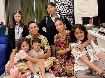 Klarifikasi Ussy Sulistyawati soal Heboh Beri Anak Uang Jajan Rp1 Juta per Hari