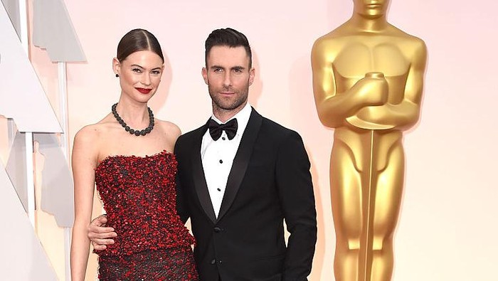 Usai Kabar Adam Levine Selingkuh, Behati Prinsloo Akui Kecewa, Tapi Pilih untuk Tetap Bersama