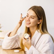 4 Tahapan Penting Persiapkan Kulit Sebelum Pakai Makeup, Biar Flawless Seharian!