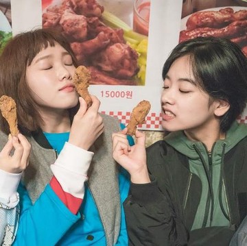 img-title Berawal dari Krisis Finansial, Ini Alasan 'Unik' Kenapa Ayam Goreng Jadi Favorit di Korea Selatan