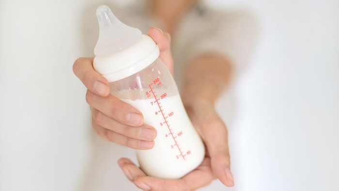 Ilustrasi Botol Susu