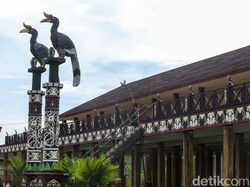 3 Rumah Adat Kalimantan Barat, Ciri-ciri, serta Keunikannya