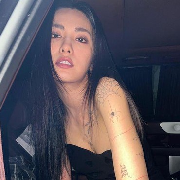 Nana Wanita Tercantik Dunia Klarifikasi Soal Tato di Tubuhnya yang Viral