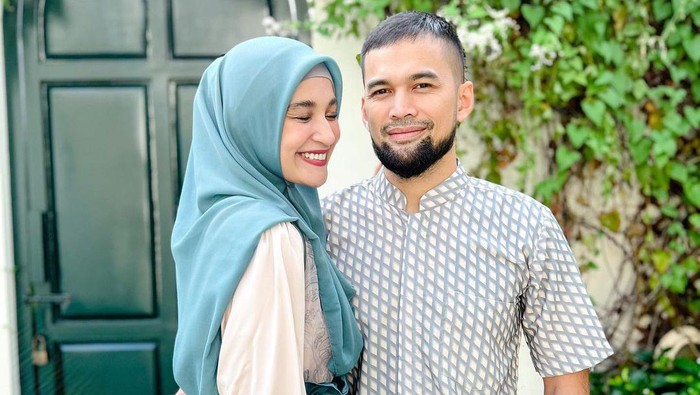 7 Pasangan Seleb Indonesia yang Terlibat Cinlok di Lokasi Syuting, Kini Langgeng sampai Menikah!