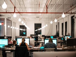 Mengenal Strategi Blue Ocean dalam Bisnis dan Contoh Penerapan