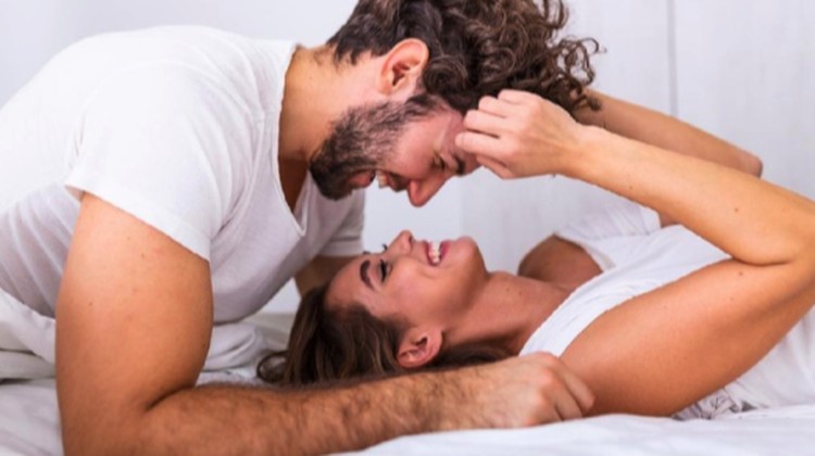 Berhubungan intim tetap aman dengan beberapa tips berikut, cocok bagi pasangan suami istri yang sedang tidak merencanakan kehamilan.