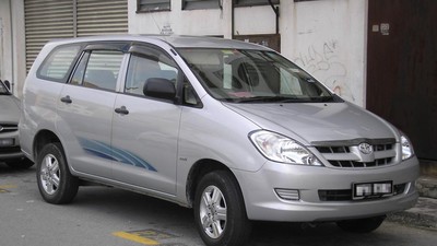 img-title Innova Hybrid Bikin 'Panas' RI, Berikut Sejarah Kijang Innova