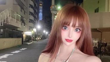 Wanita Ini Obsesi Jadi Boneka Prancis, Oplas hingga Implan Payudara Ukuran M