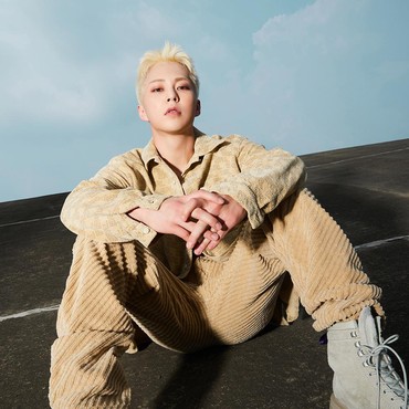 Lirik Lagu WHEE! - Xiumin EXO