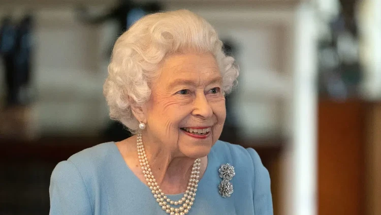 6 Kebiasaan Makan Unik Ratu Elizabeth II Ini Diungkap Mantan Chef Kerajaan 6 Kebiasaan Makan Unik Ratu Elizabeth II Ini Diungkap Mantan Chef Kerajaan