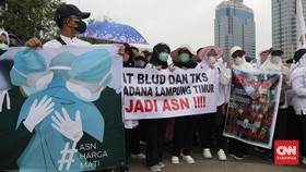 FOTO: Aksi Nakes Tuntut Jadi ASN