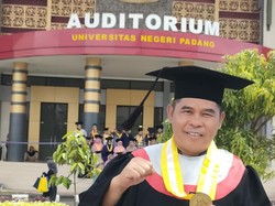 Anggota DPRD Jambi Fadli Sudria Sandang Gelar Doktor di UNP