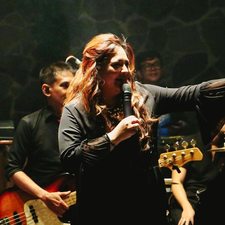 <p>Belum lama ini, Audy Item tampil ke atas panggung, Bunda. Istri aktor Iko Uwais ini kembali bernyanyi dan menyapa para penggemarnya. (Foto: Instagram @audyitem)<br /><br /><br /></p>